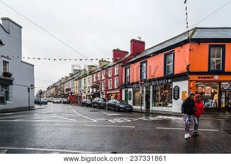 Kenmare, Ireland - November 10, 2017: Commercial Street With Picturesque And Colorful Houses In Kenm