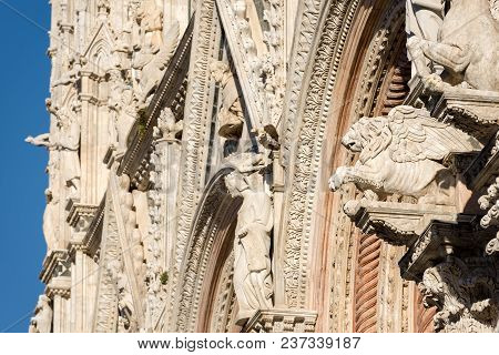 Detail Of The Facade Of The Siena Cathedral (santa Maria Assunta) 1220-1370. Toscana (tuscany) - Ita