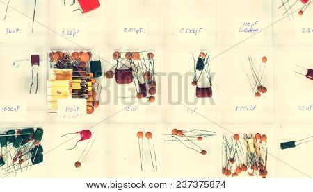 Electronic equipment capacitors
