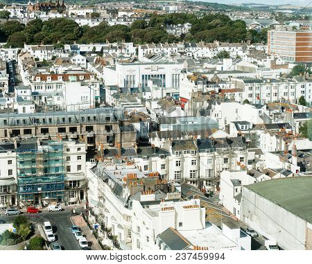 Brighton, United Kingdom - August 1, 2017: Tourists Admire The Amazing View Of English Channel And T