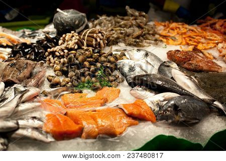 The Counter On The Market, Seafood On Ice, Mussels, Salmon, Snapper. The Boqueria Market In Barcelon