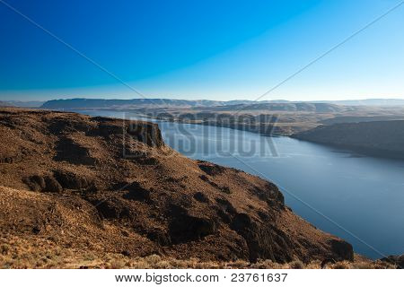 Columbia-River-Canyon (Blick vom Aussichtspunkt Wanapum Vista), Washington, USA
