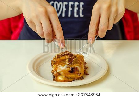 Bun Sinnabon Woman Eating Cake Dessert Sweet Bakery