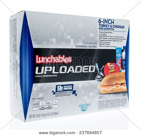 Winneconne, Wi -  11 March 2018: A Box Of Lunchables Uploaded Lunch Combinations In Turkey And Chedd
