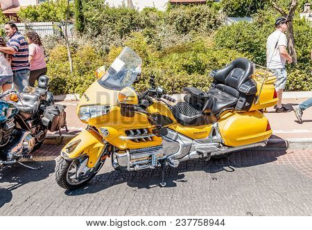 Karmiel, Israel - May 31, 2017 : Motorcycle Honda Goldwing At An Exhibition Of Old Cars In The City 