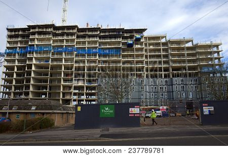 Bracknell, England - March 29, 2018: Street Level View Of A Large Modern Apartment Block Under Const