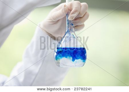 Bliska kolby niebieski mieszania cieczy