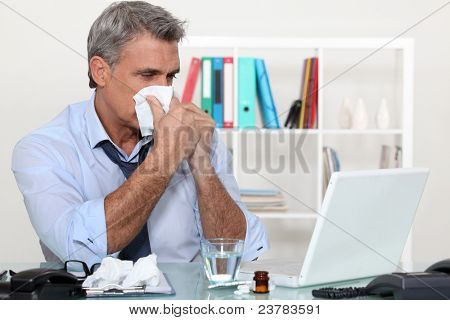 Ufficio lavoratore soffre di un freddo