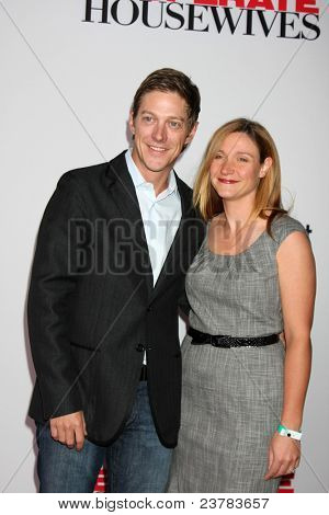 LOS ANGELES - SEPT 21: Kevin Rahm, forlovede ankommer på den 