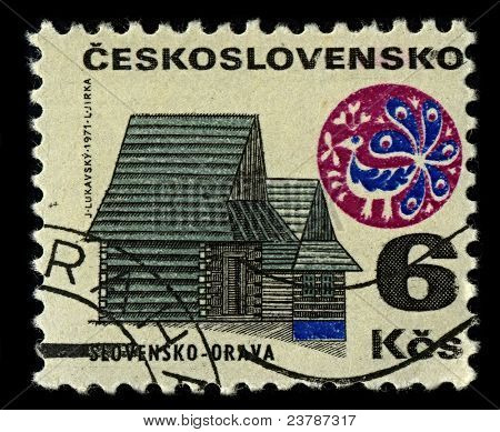 ประเทศเชโกสโลวาเกีย-เซอร์กา 1971:A แสตมป์ที่พิมพ์ในเชโกสโลวาเกียแสดงภาพของ Orava เป็นแบบดั้งเดิม
