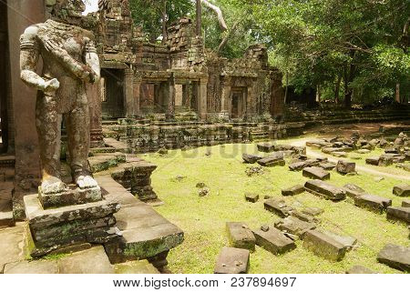 Siem Reap, Cambodia - August 09, 2008: Exterior Of The Ruins Of The Preah Khan Temple With The Behea