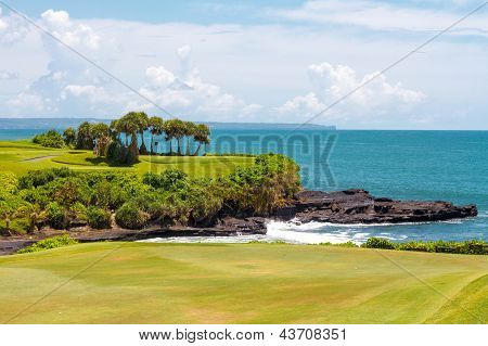 Golf felter og havet