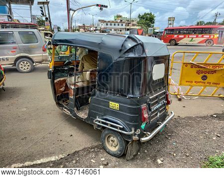 Gulbarga,india- October 4th 2021; Side View Of A Black Color Auto Rikshaw Also Called Tuk Tuk, Parke
