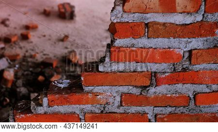 Unconventional Building Site The Masonry Was Neglected, Irresponsible, Not Progressing, Only Half Fi