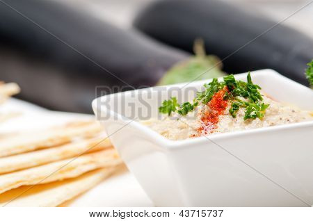Moutabal Baba Ghanoush bakłażan Dip