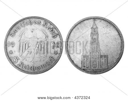 Age-old 5-reichsmark Coin In Grayscale