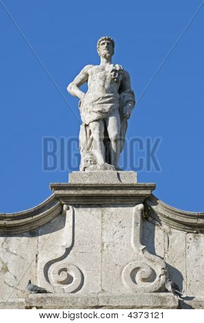 Statue