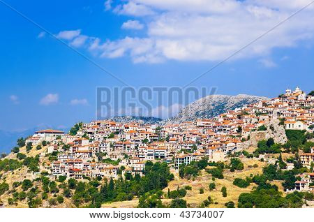 Letovisko Arachova na horu Parnas, Řecko