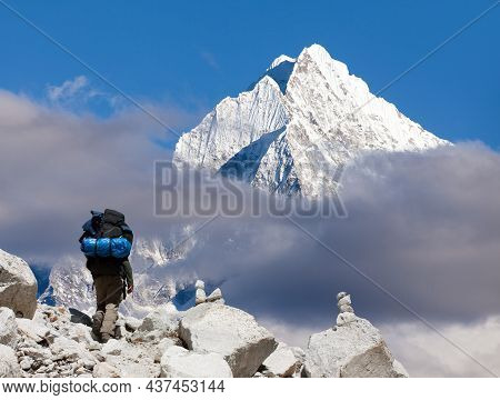Mount Thamserku With Tourist - Beautiful Mounts Above The Namche Bazar On The Way To Everest Base Ca