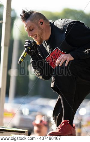 Twiztid Performing Live At Dte Energy Music Theater As Special Guest For Rob Zombie On 9-18-2021