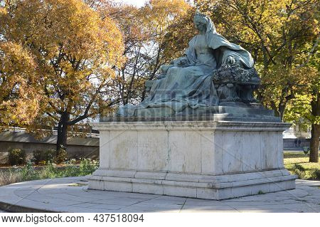 Budapest, Hungary - October 23, 2021: Statue Of Queen Elizabeth, Nicknamed Sissi, Made By Gy