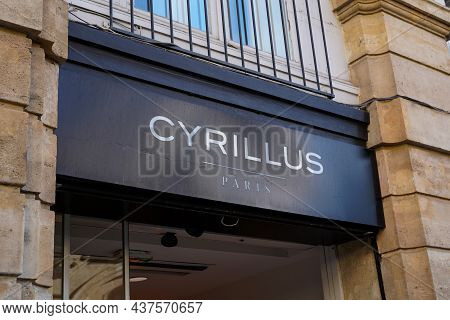 Bordeaux , Aquitaine France - 10 25 2021 : Cyrillus Boutique Facade Logo And Text Sign Of Store Men 