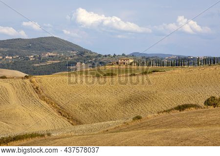 Val D' Orcia (si), Italy - August 05, 2021: Typical Landscape In Val D' Orcia, Tuscany, Italy
