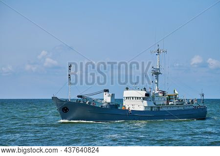Survey Vessel, Research Vessel Patrol Boat Sailing In Bright Blue Baltic Sea, Navy Patrol Vessel. Mi