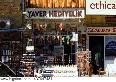 Avanos, Turkey-october 8, 2021:picturesque View Of Street Gift Shop With Colorful Souvenirs. Souveni