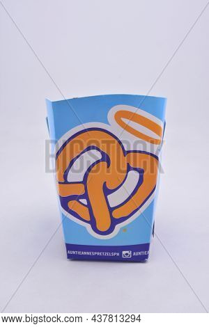Manila, Ph - Oct 27 - Auntie Annes Pretzel On October 27, 2021 In Manila, Philippines
