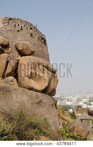 Rocky hill v Golcanda Fort, Indie