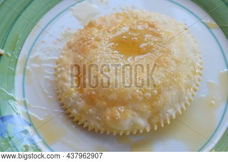 Seadas Typical Sardinian Sweets Filled With Cheese And Wrapped In Honey