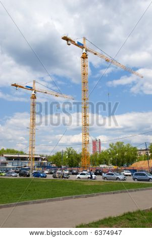 zwei Krane