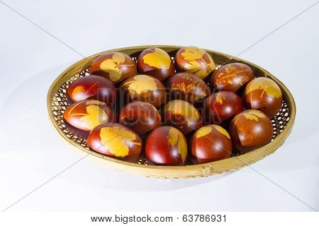 Eastern eggs in a basket