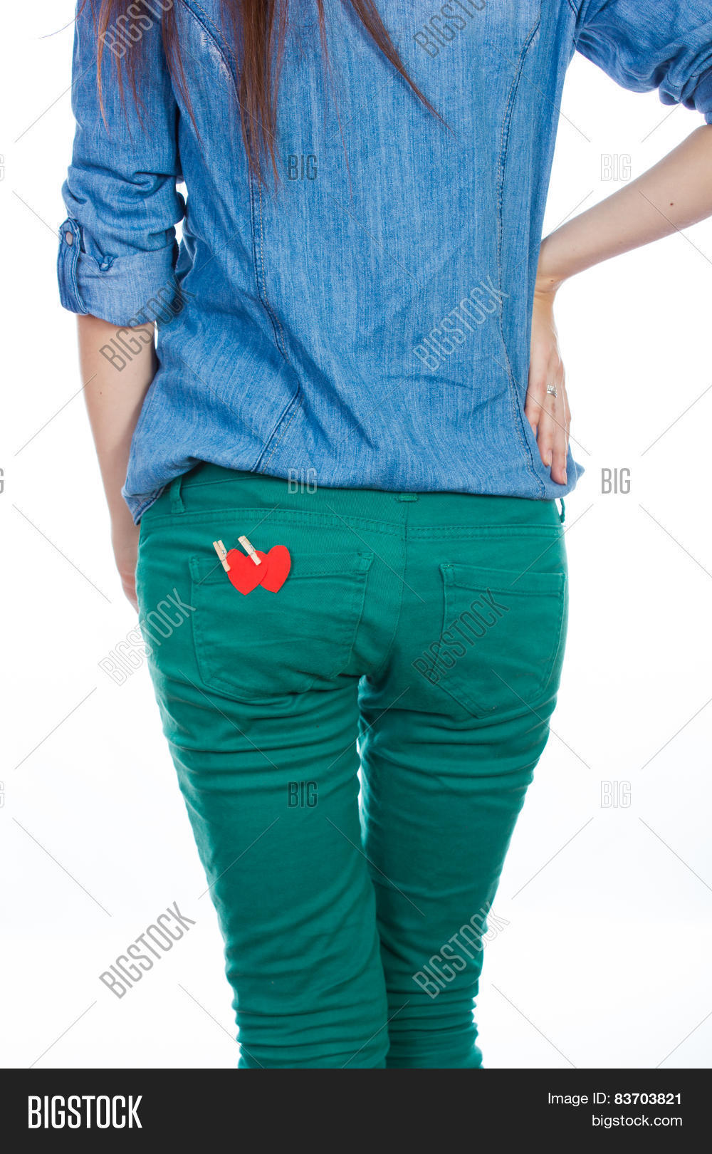 green jeans white shirt