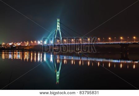 Moskovskiy bridge at night
