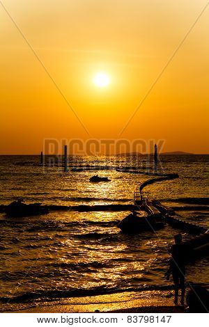 Sunset At The Beach On Koh Larn Pattaya.thailand