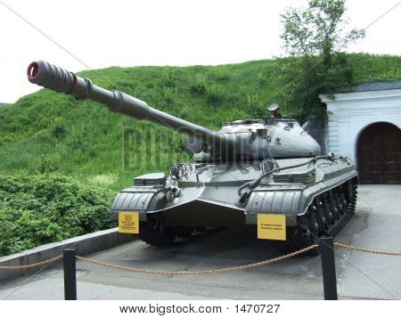 T-10. Ultimo pesante carro armato sovietico. Kiev 