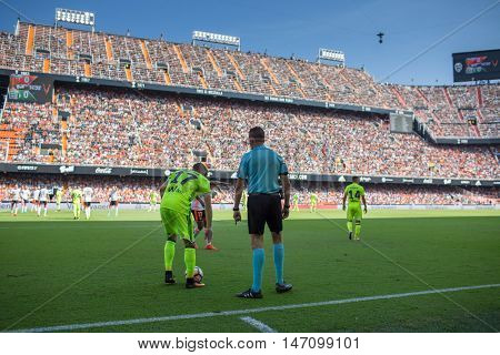 VALENCIA, SPAIN - SEPTEMBER 11th: Joaquin (L) and Referee Gonzalez during Spanish League match between Valencia CF and Real Betis at Mestalla Stadium on September 11, 2016 in Valencia, Spain