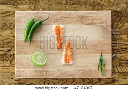 Sashimi shrimp in a wooden tray