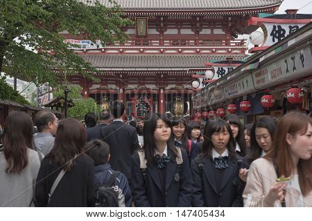 SENSOJI TEMPLE, JAPAN - MAY 2 , 2016: The Kaminarimon (Thunder Gate), the gate of Sensoji Temple and the symbol of Asakusa, Tokyo, Japan. MAY 2 2016