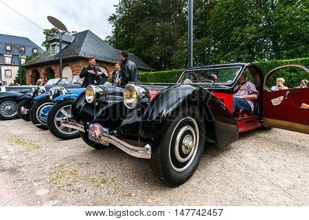 Editorial,16 September 2016: France: Xxxiii Festival Enthousiastes Bugatti In Molsheim. Elegant Retr