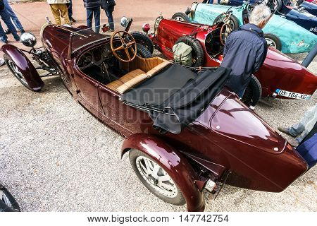 Editorial,16 September 2016: France: Xxxiii Festival Enthousiastes Bugatti In Molsheim. Elegant Retr
