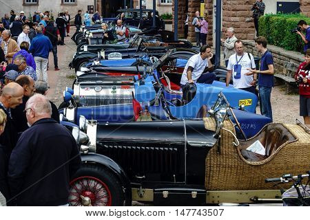 Editorial,16 September 2016: France: Xxxiii Festival Enthousiastes Bugatti In Molsheim. Elegant Retr
