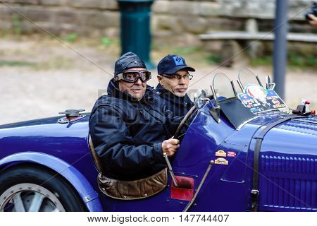 Editorial,16 September 2016: France: Xxxiii Festival Enthousiastes Bugatti In Molsheim. Elegant Retr
