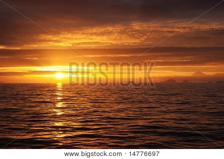 Golden Sea Idill al tramonto