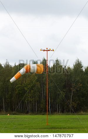 Wind cone for a directionfinding and strength of wind near earth