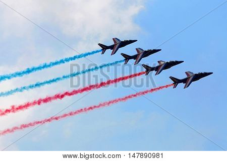 RAMENSKOE, RUSSIA - AUGUST 22, 2009: Aerobatic team in action during an exhibition 