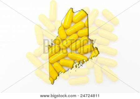 Kontur kort af Maine med gennemsigtig piller i baggrunden