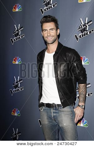 Los Angeles Okt 28: Adam Levine kommt in 